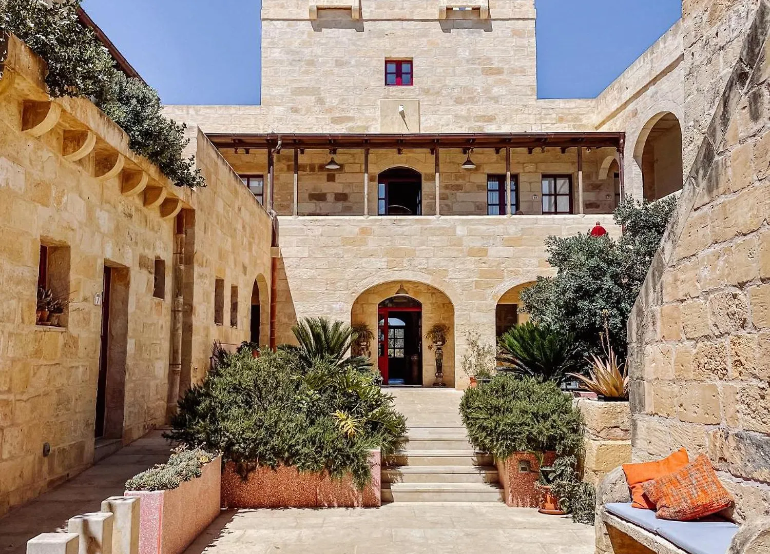 Mulberries Hotel Zabbar