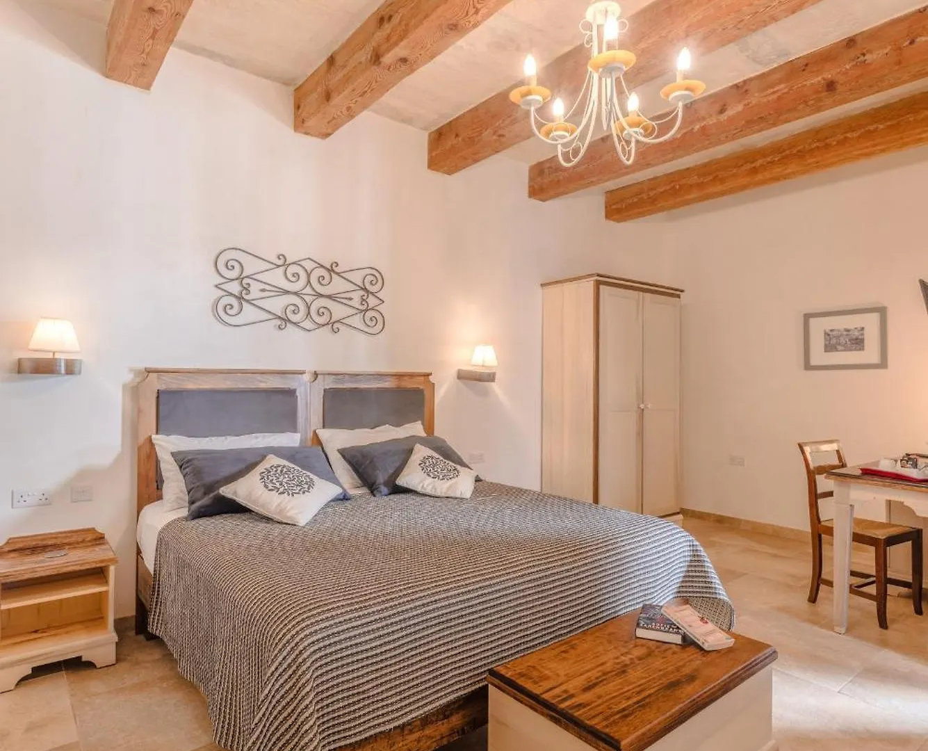 Hotel Mulberries Żabbar