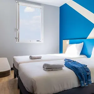 Ibis Budget Chatillon Hotel