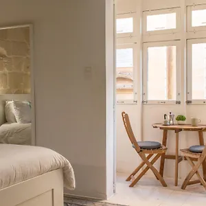 15 Main Gate Hotel apartamentowy